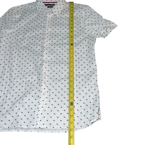 PERRY ELLIS Men’s White, Blue, & Red Patterned Short Sleeve Button Up Size M - Picture 4 of 6